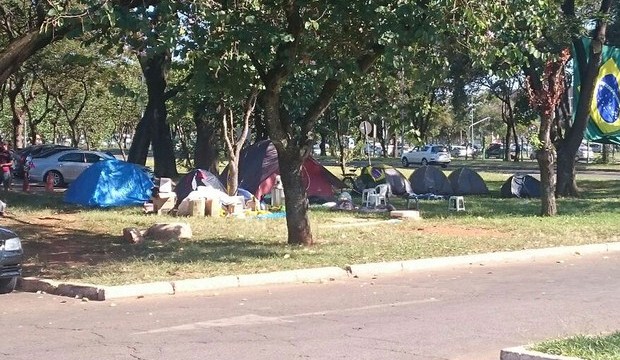 acampamento-pro-impeachment