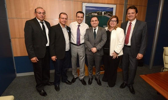14 de junho de 2016 - Ministro do Turismo, Henrique Eduardo Alves, recebe o Deputado Estadual Gustavo Fernandes do PMDB do RN. Na comitiva do deputado estavam os prefeitos: - Isaias Cabral de Acari; - Sérgio Cadó de Pedro Avelino; - Chilon Batista de Timbaúba dos Batistas; - Olga Fernandes de Martins; Os assessores Edivânia Fernandes, Marcílio Dantas, Geneviana Dantas, Marco Antônio e Ana Maria. Foto: Gustavo Messina/Ascom/MTur